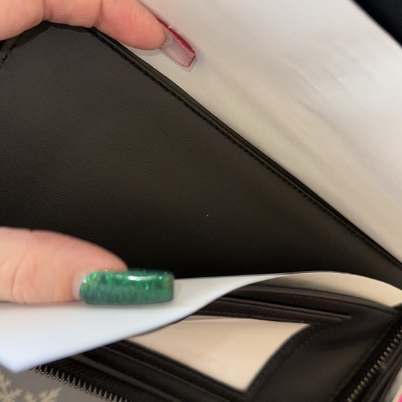 Betsey Johnson skull and crossbones zip wallet/wristlet. ☠️ - Picture 9 of 10